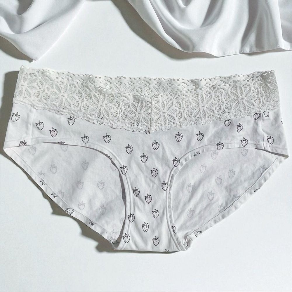 Auden Stretch Lace Waist Hipster Panty NWOT (S) - White/Strawberries